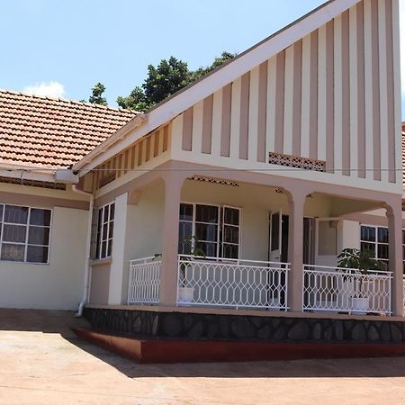 Luwafu Guest House Kampala Eksteriør billede